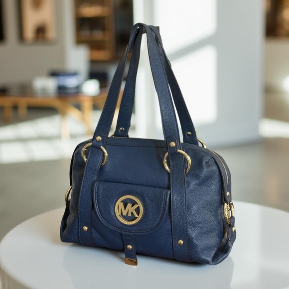 Authentic Michael Kors Navy Blue Pebble Leather Shoulder Bag! COA included - Picture 2 of 12